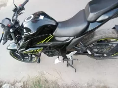 Suzuki Gixxer Dual Disc Dual Tone